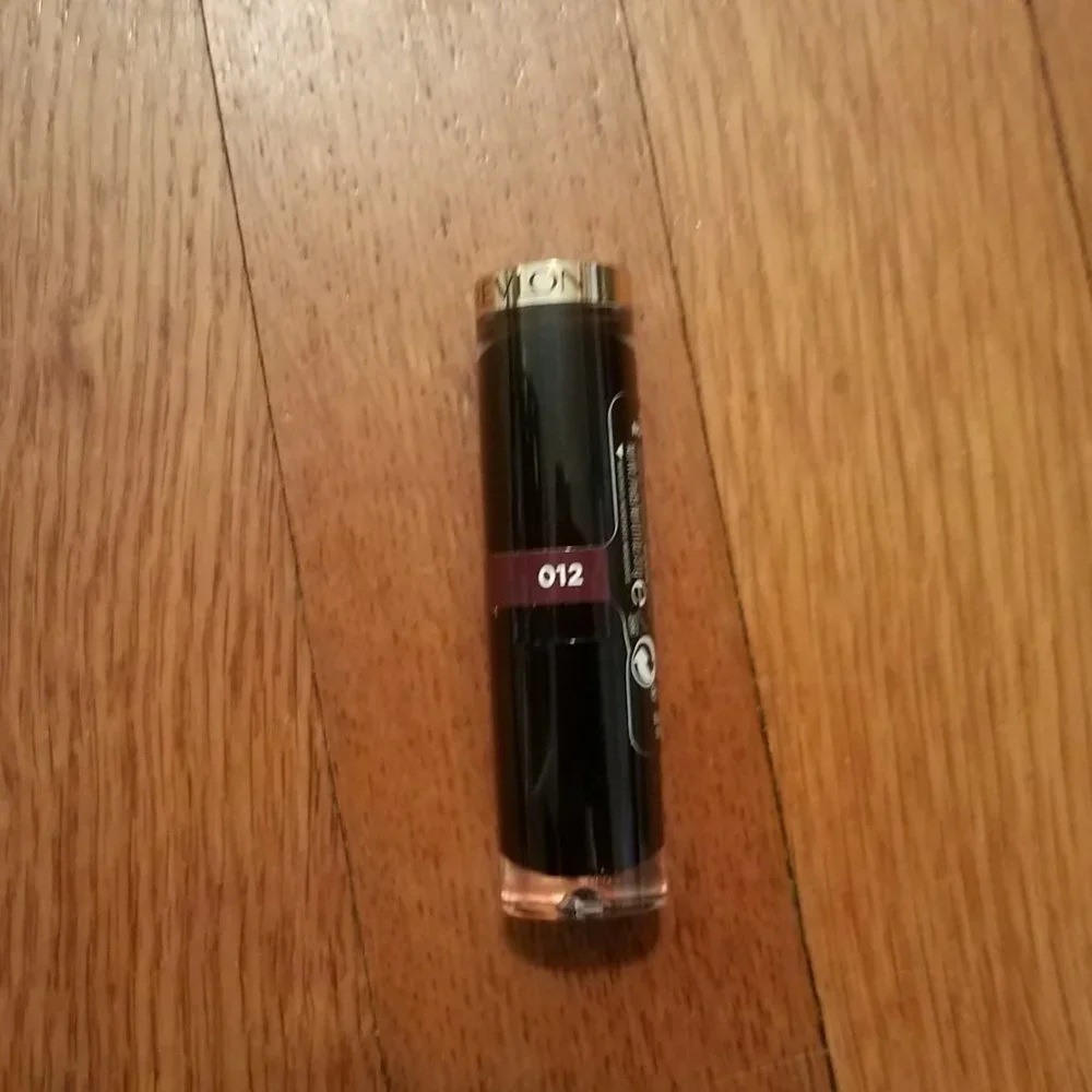 New Revlon Super Lustrous Glass Shine Lipstick 012 Black Cherry